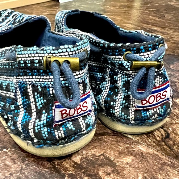 Skechers BOBS shades of blue Aztec design shoes - Picture 5 of 6